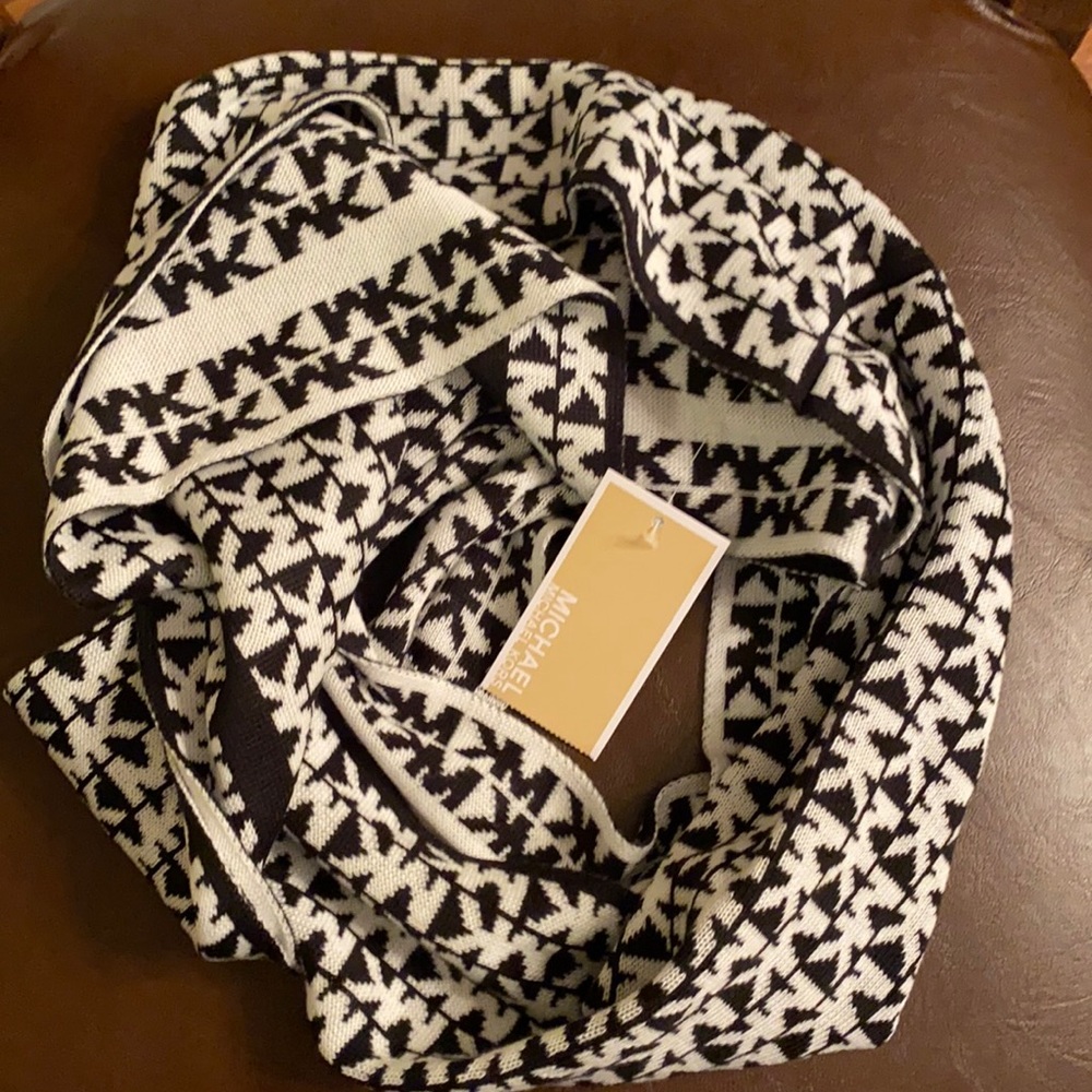 Michael Kors scarf